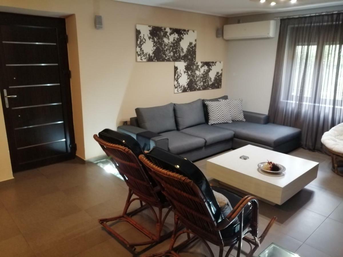 Modern Residence In The Center Of Trikala Tríkala Exterior foto